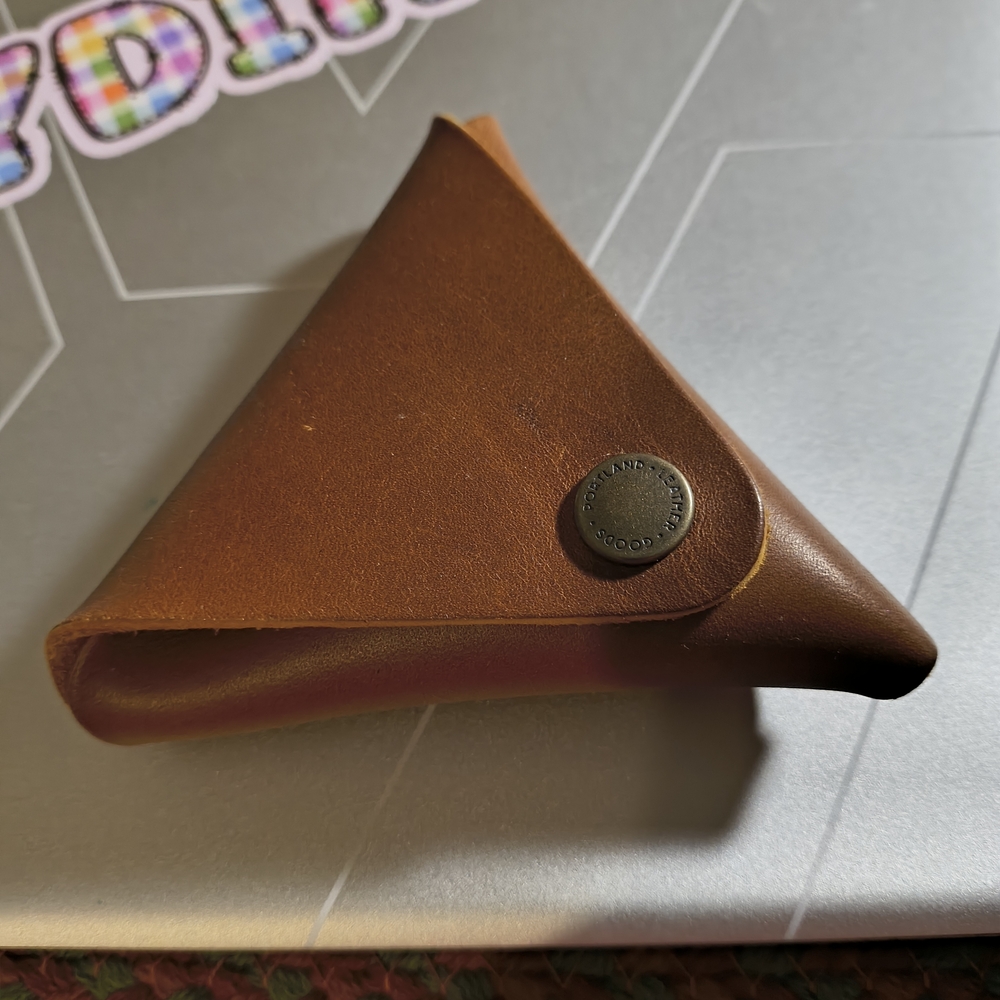 Portland Leather Tan Triangle Coin Holder